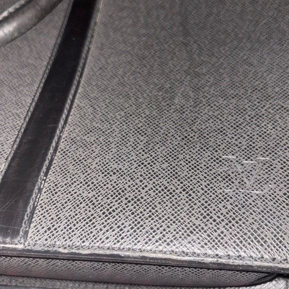Louis Vuitton Bag - Picture 7 of 9